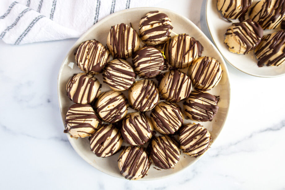 Chocolate & Peanut Butter Cheesecake Bites 