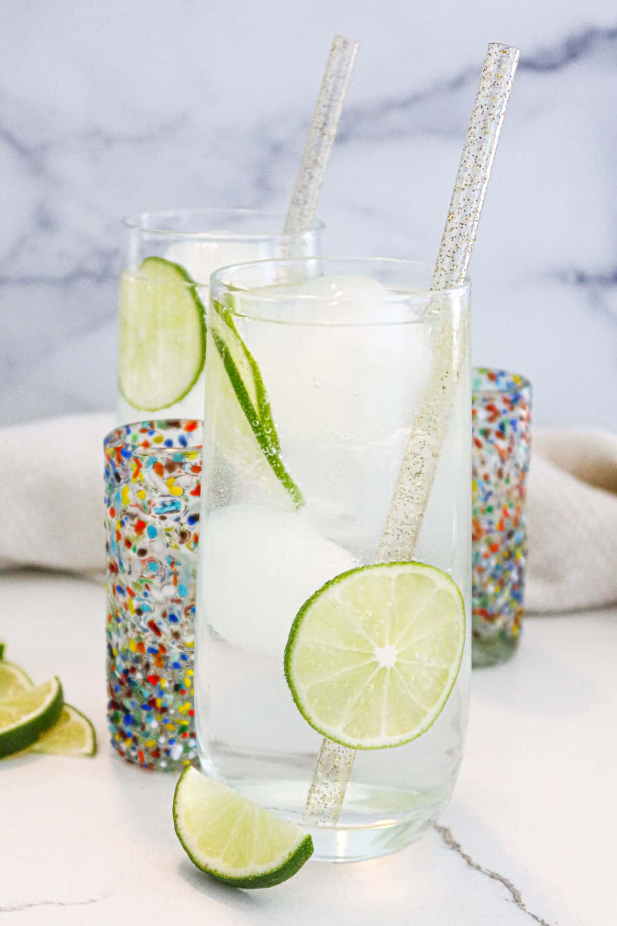 Tequila soda in clear drinking glasses.