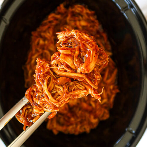 Close up of shredded bbq chicken.
